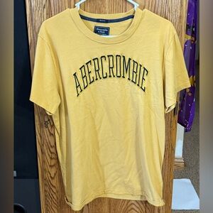 Abercrombie & Fitch Yellow Short Sleeve Tee